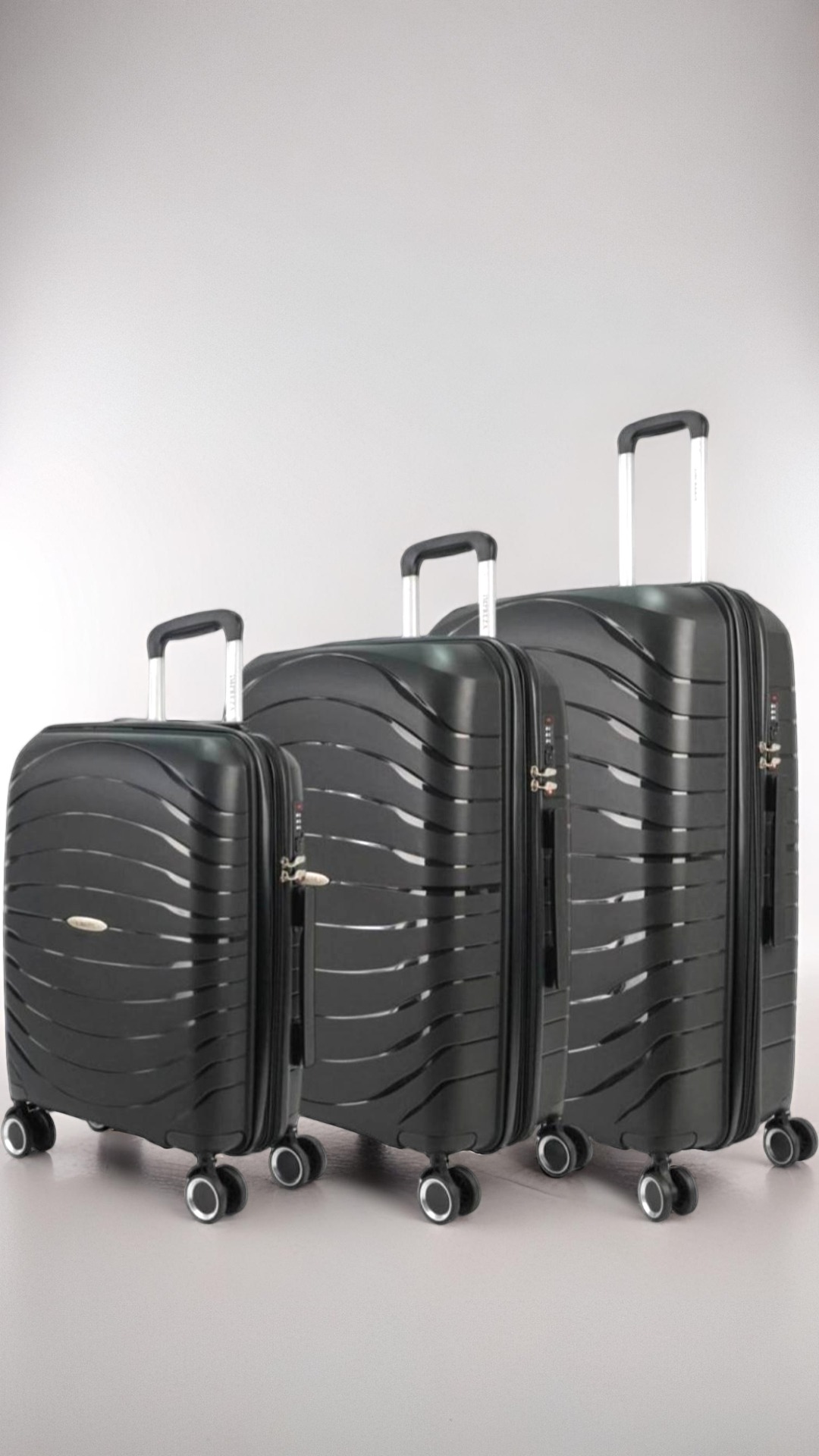3 Piece High Quality Hard Shell Travel Suitcase -Black