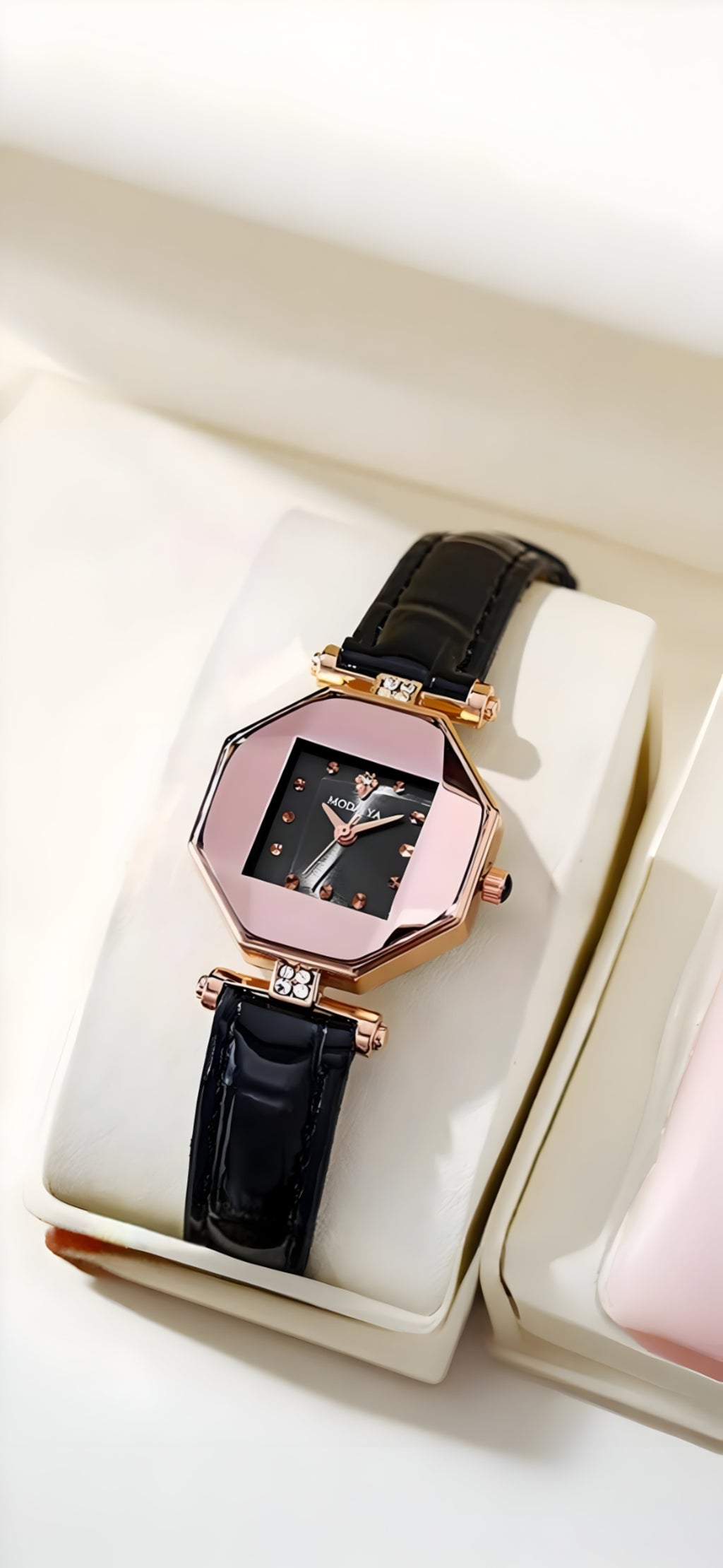 Poedagar Women's Quartz Watch